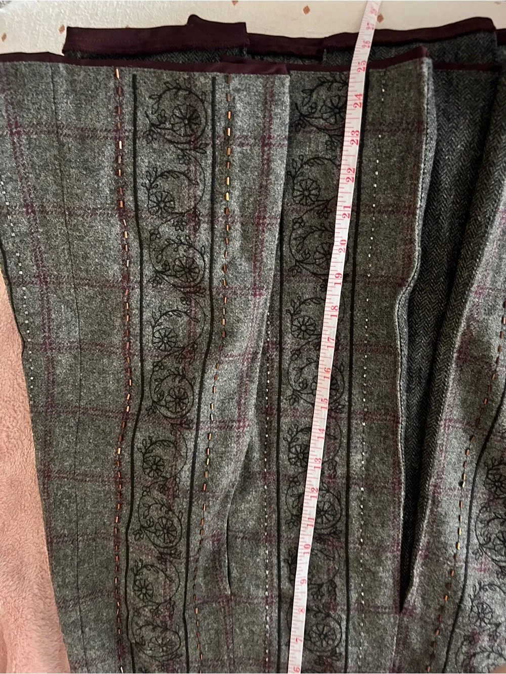 LOFT Ann Taylor Wool Blend Plaid Pleated Midi Skirt Gray Embroidered Size 14 - Picture 9 of 9